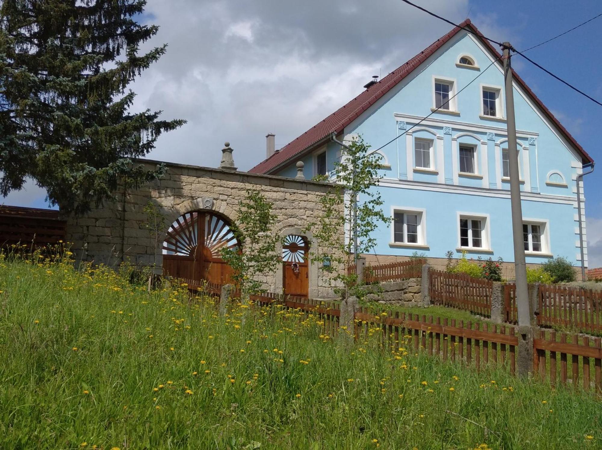 Hotel Statek Bily Dvur - Bely Machov Exterior foto
